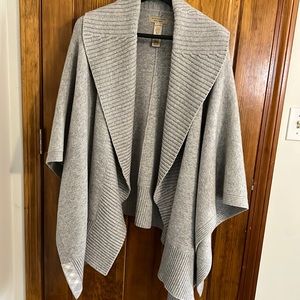 Burberry cozy warm sweater cape